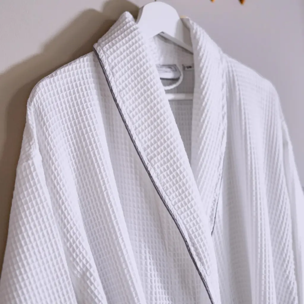 unisex-white-cotton-waffle-hotel-spa-robe-dressing-gown-bathrobes-2.webp